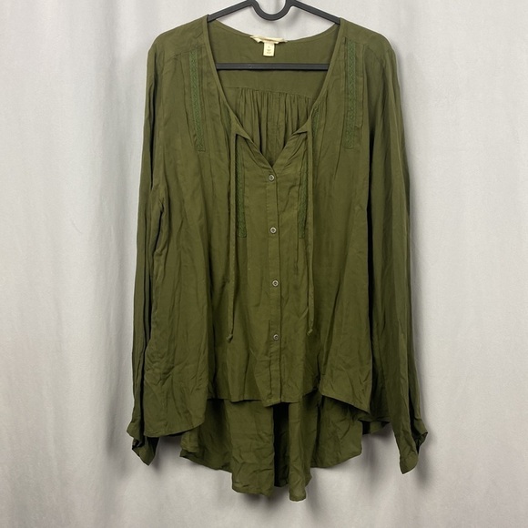 Sun & Shadow Olive Green Button Front Lace Ribbon Accent Blouse - Size Large - Picture 2 of 12